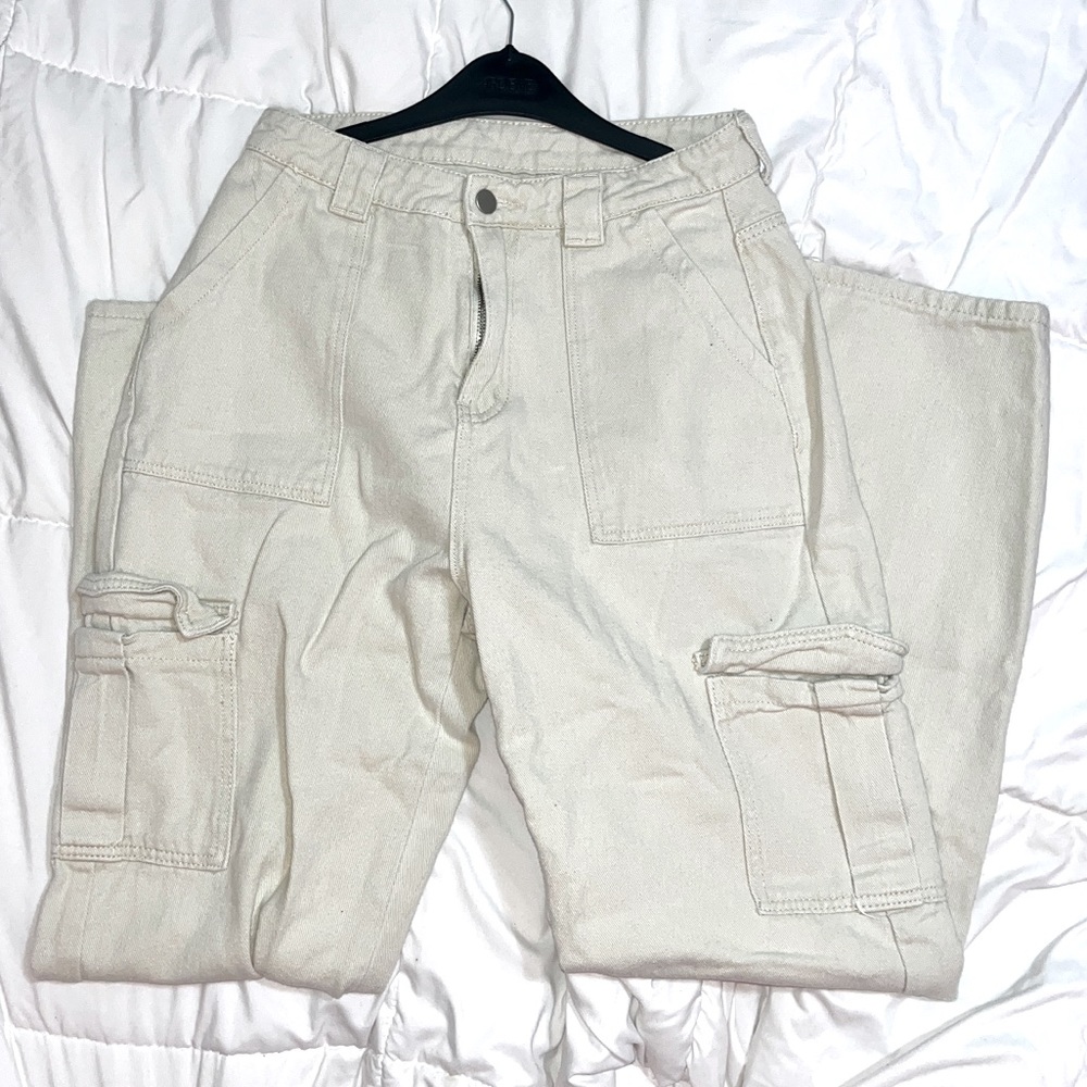 SHEIN, cream cargo jean